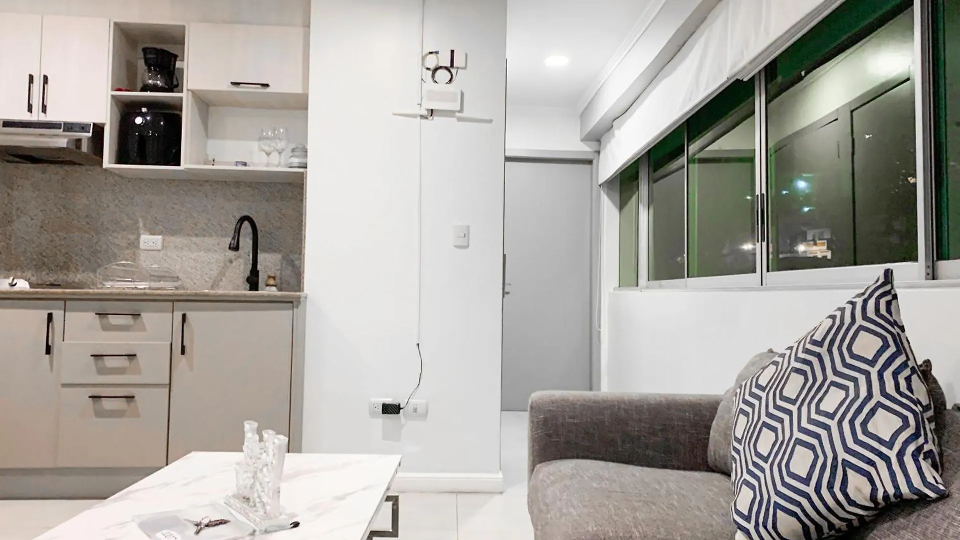 Apartamento Suite Con Jacuzzi Y Gym En Puerto Santa Ana Guayaquil Ecuador
