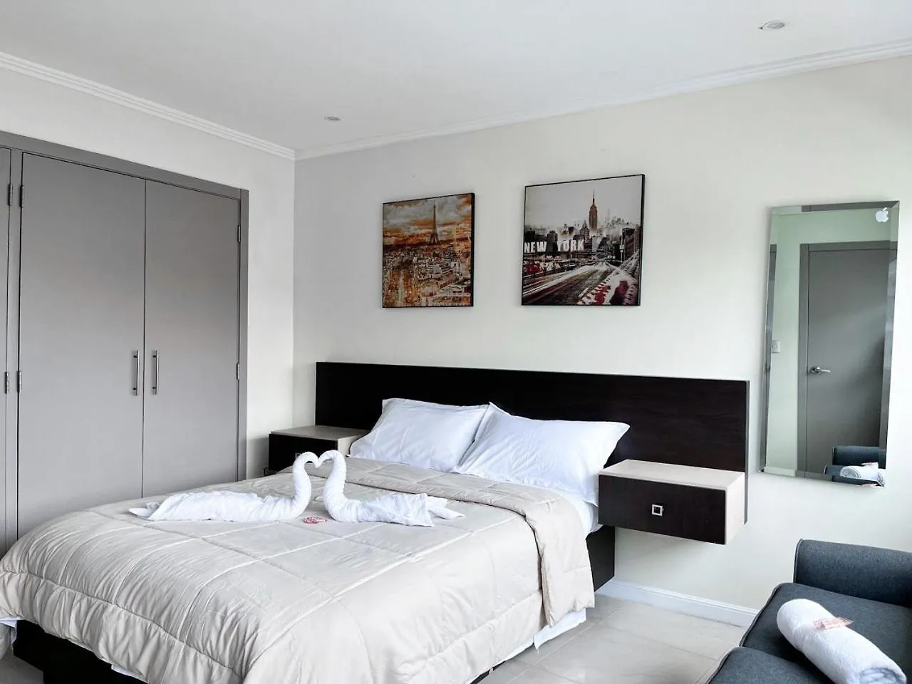 Apartamento Suite Con Jacuzzi Y Gym En Puerto Santa Ana Guayaquil Ecuador