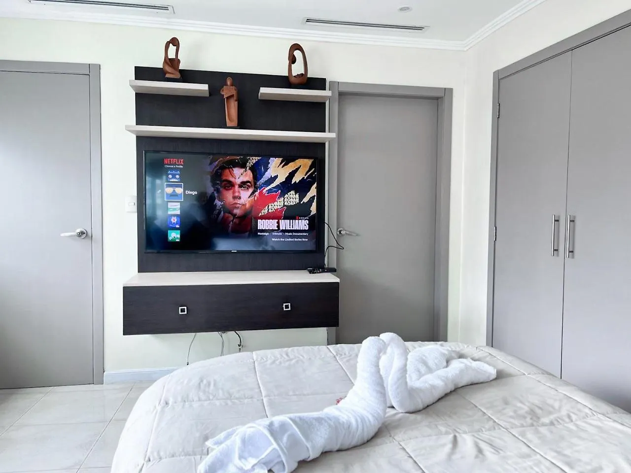 Suite Con Jacuzzi Y Gym En Puerto Santa Ana Guayaquil
