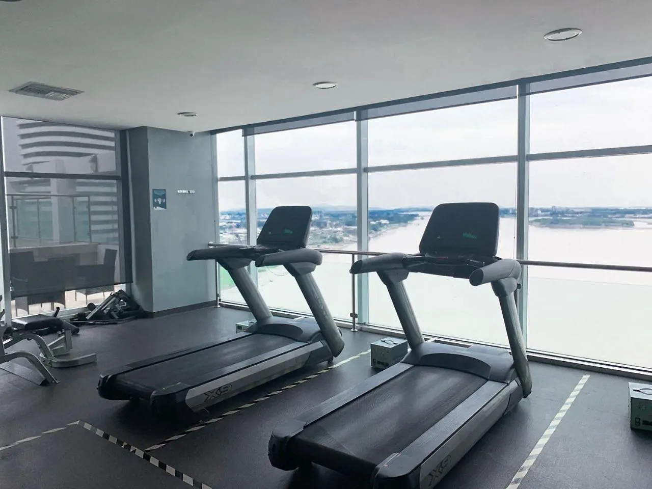 Apartamento Suite Con Jacuzzi Y Gym En Puerto Santa Ana Guayaquil