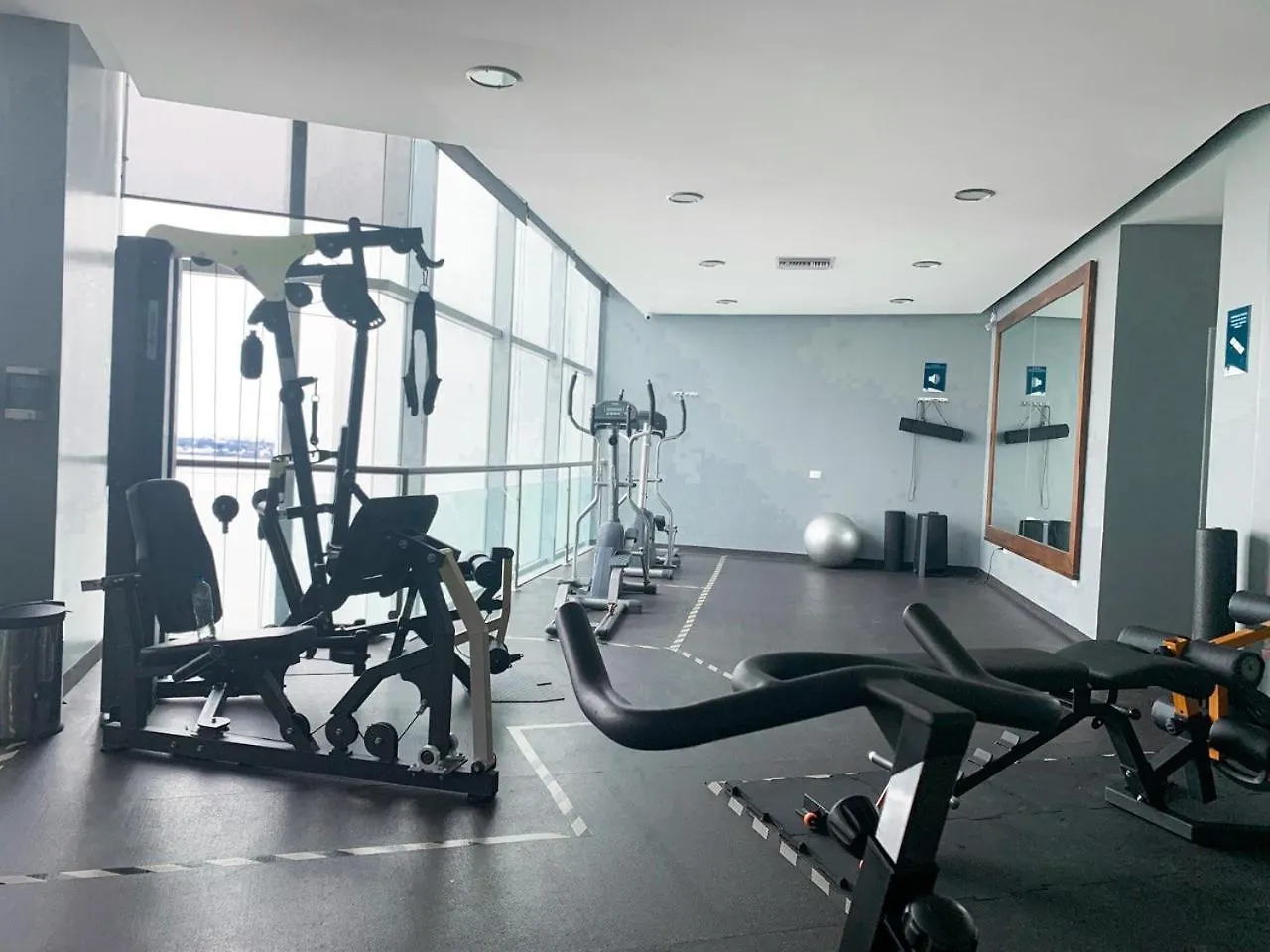 Apartamento Suite Con Jacuzzi Y Gym En Puerto Santa Ana Guayaquil