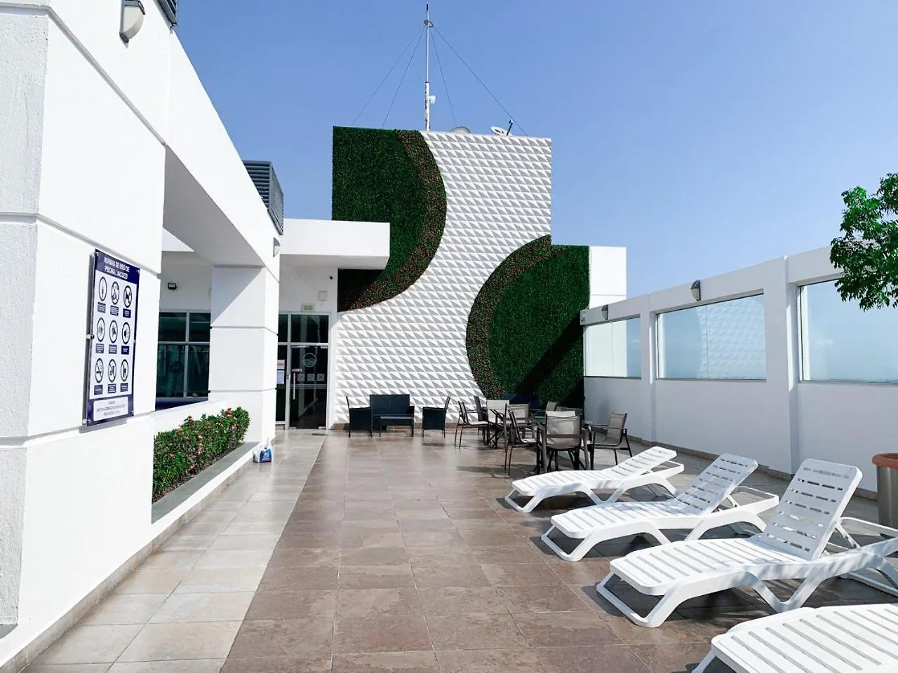 Suite Con Jacuzzi Y Gym En Puerto Santa Ana Guayaquil